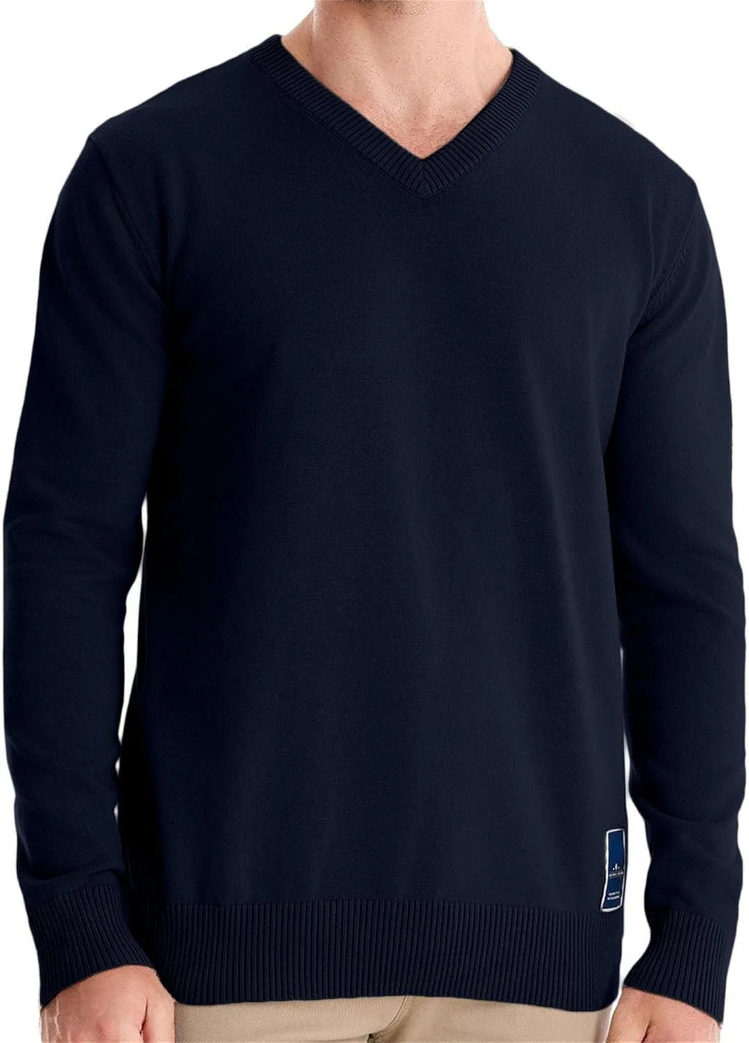 Мужской вязаный пуловер с v-образным вырезом
Мужской вязаный пуловер с v-образным вырезом