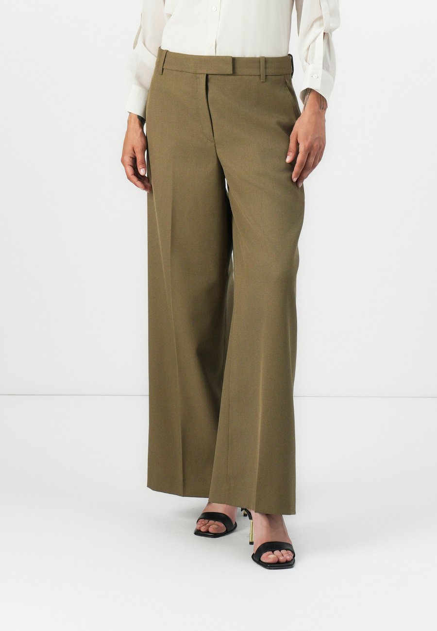 Брюки Calvin Klein WIDE LEG TROUSER, Capers/Khaki
Брюки Calvin Klein WIDE LEG TROUSER, Capers/Khaki