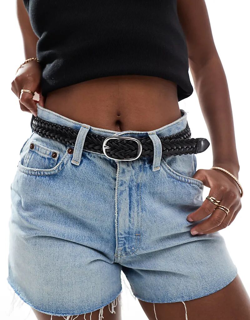 Плетеный ремень Levi's Charlie с серебристой пряжкой черного цвета 
Плетеный ремень Levi's Charlie с серебристой пряжкой черного цвета