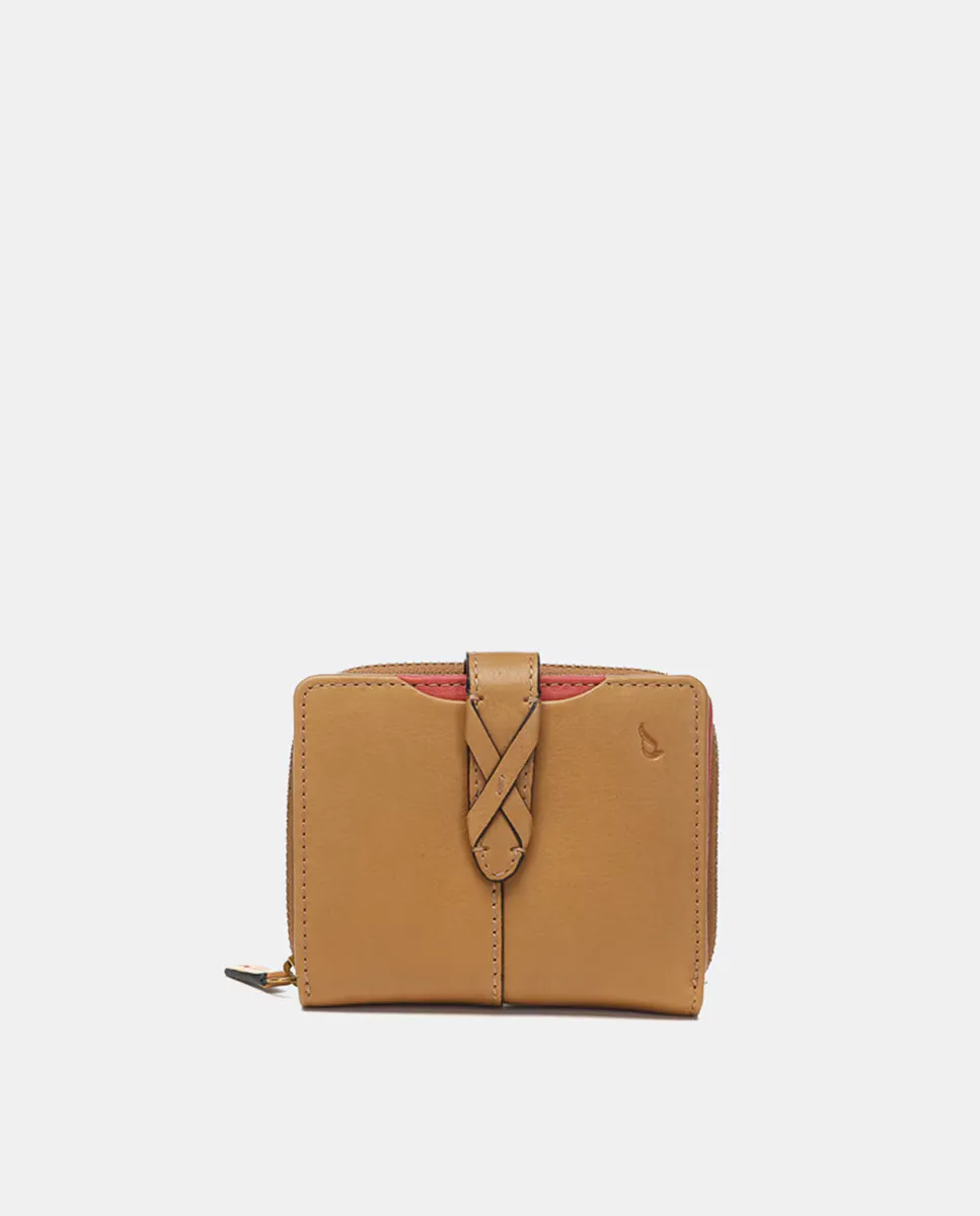 Маленький кошелек Oceans Diary из коньячной кожи Abbacino, цвет Maquillaje 
Маленький кошелек Oceans Diary из коньячной кожи Abbacino, цвет Maquillaje