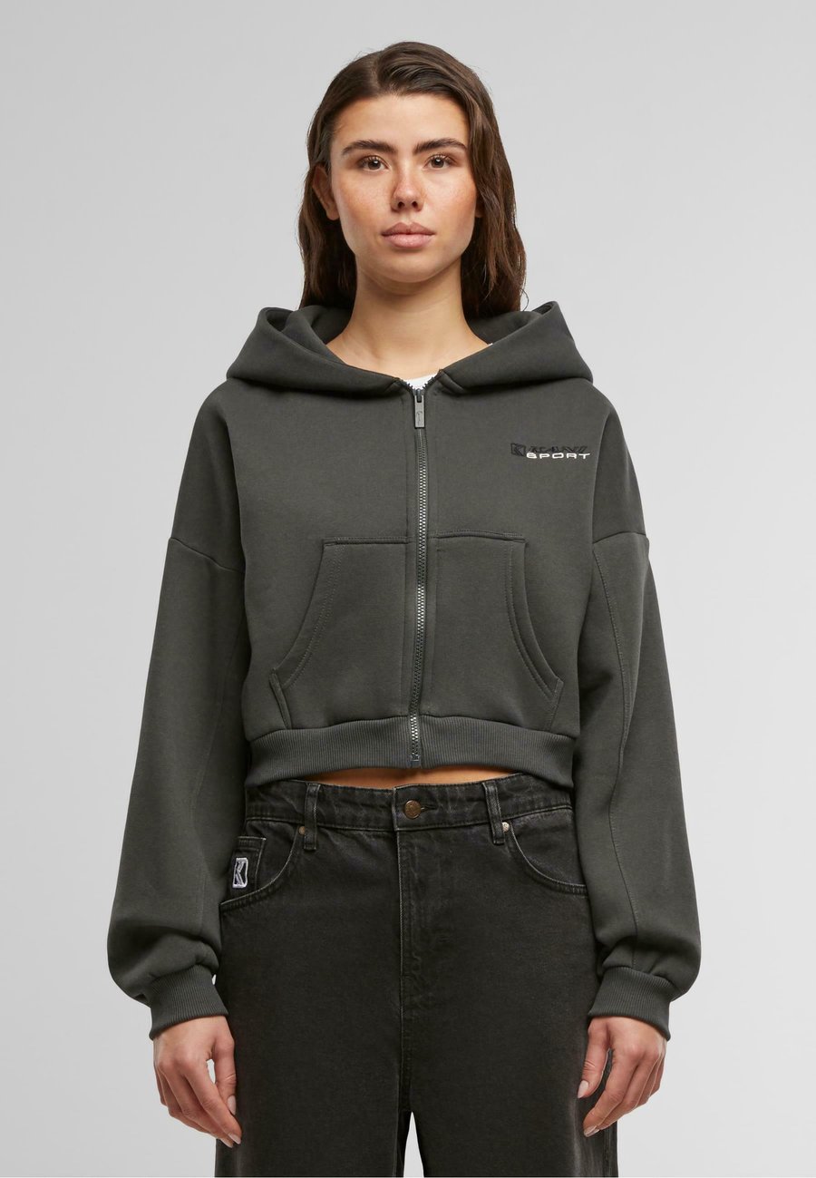 Толстовка Karl Kani Zip-up sweatshirt, Black, Черный, Толстовка Karl Kani Zip-up sweatshirt, Black
Толстовка Karl Kani Zip-up sweatshirt, Black, Черный, Толстовка Karl Kani Zip-up sweatshirt, Black