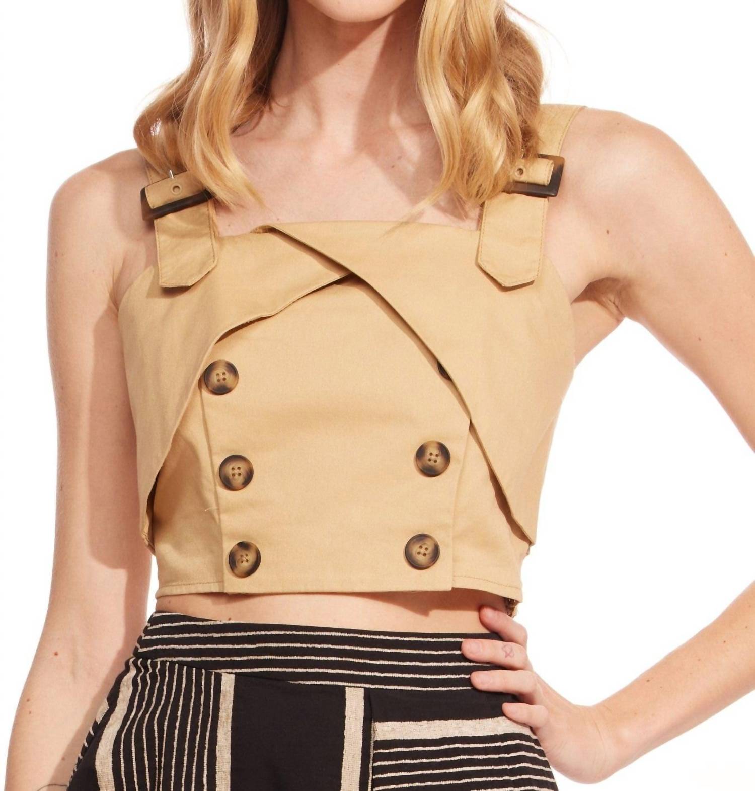 Блузка-тренч на пуговицах кремового цвета EVA FRANCO
Блузка-тренч на пуговицах кремового цвета EVA FRANCO