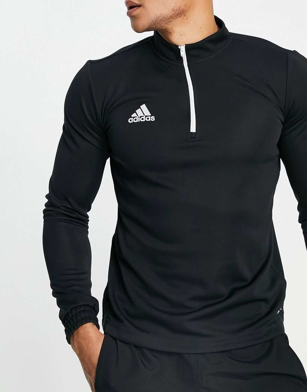 Черные спортивные штаны с половиной молнии adidas Football Entrada 22
Черные спортивные штаны с половиной молнии adidas Football Entrada 22