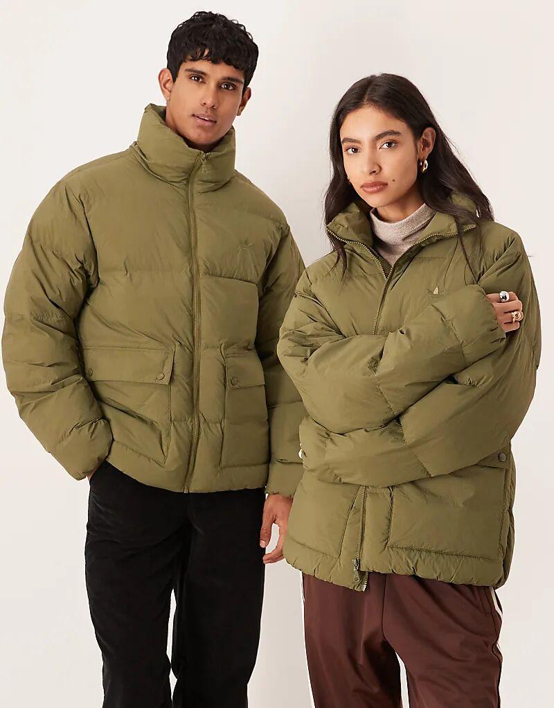 Пуховик Adidas Originals цвета хаки
Пуховик Adidas Originals цвета хаки