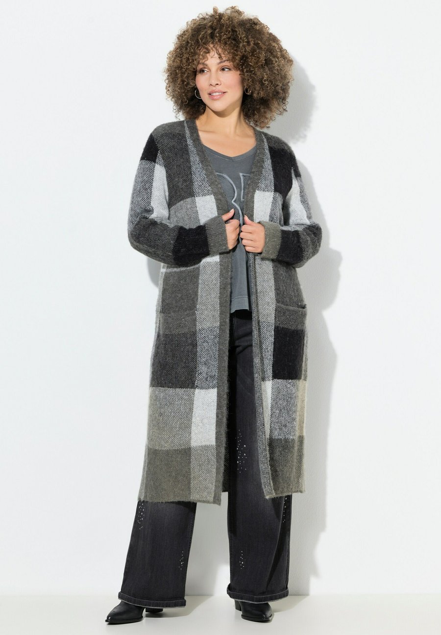 Кардиган Ulla Popken Cardigan, Graphite Grey/Grey
Кардиган Ulla Popken Cardigan, Graphite Grey/Grey