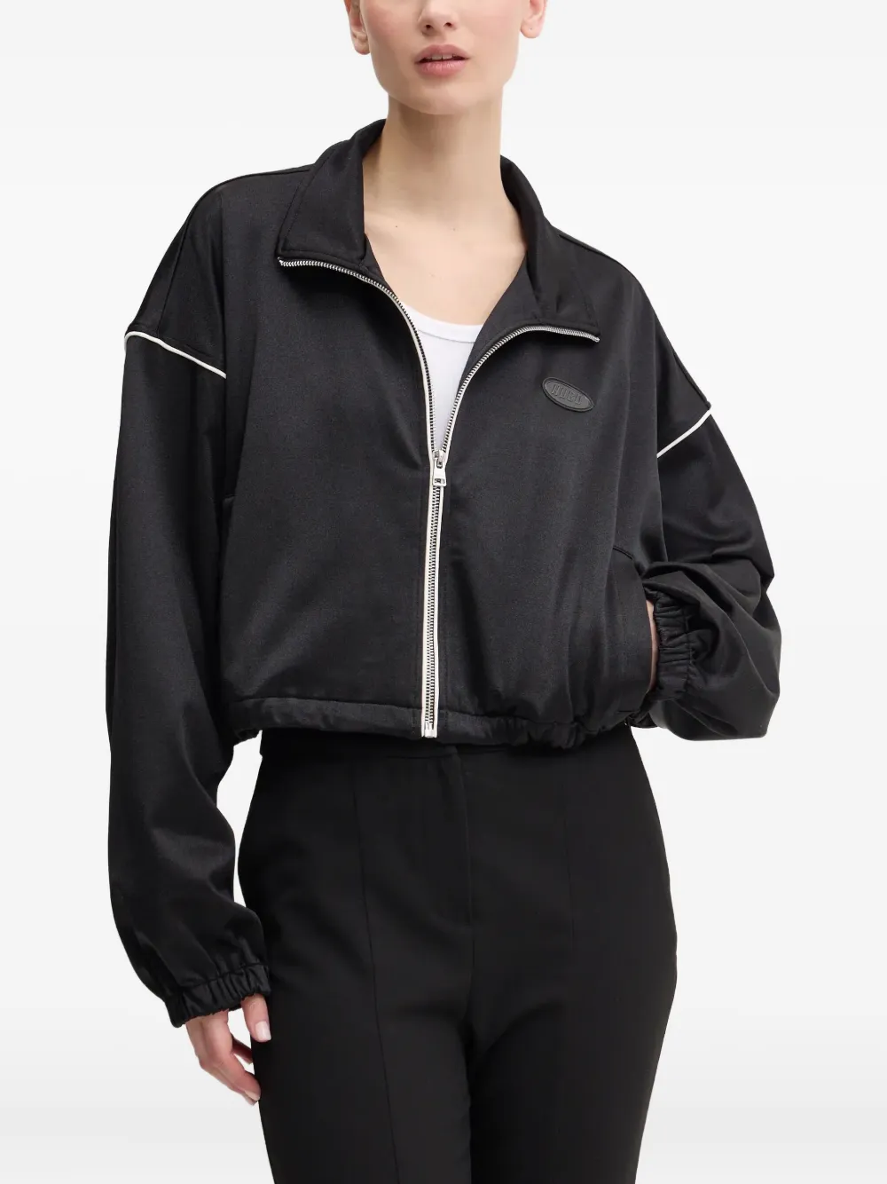 Укороченная куртка с нашивкой-логотипом HUGO, черный 
Укороченная куртка с нашивкой-логотипом HUGO, черный