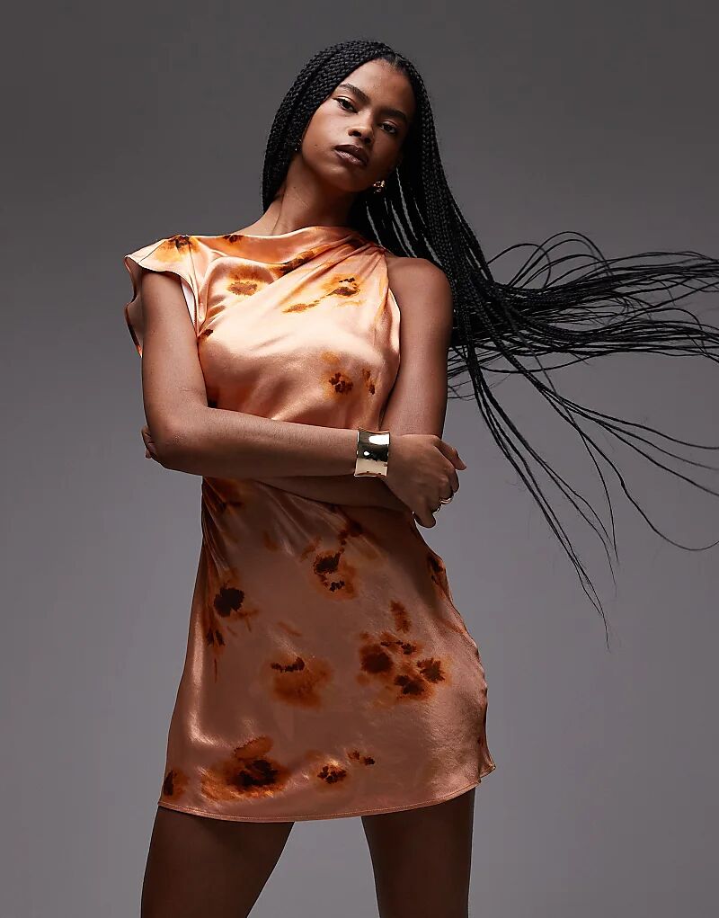 Мини-платье Topshop на одно плечо с присборенной талией и принтом
Мини-платье Topshop на одно плечо с присборенной талией и принтом