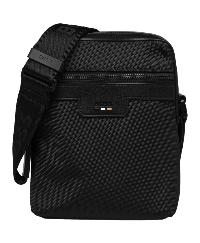 Компактная черная синтетическая сумка с застежкой-молнией с логотипом спереди. Hugo, черный
Компактная черная синтетическая сумка с застежкой-молнией с логотипом спереди. Hugo, черный