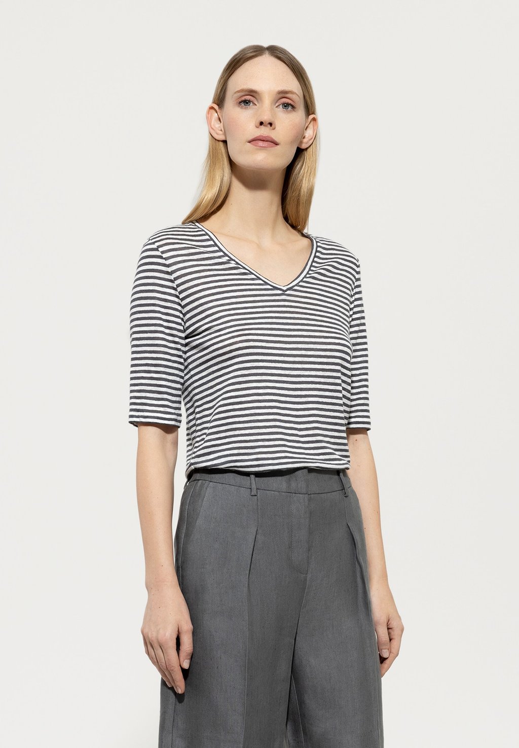 Футболка с принтом RINGEL Luisa Cerano, серый
Футболка с принтом RINGEL Luisa Cerano, серый