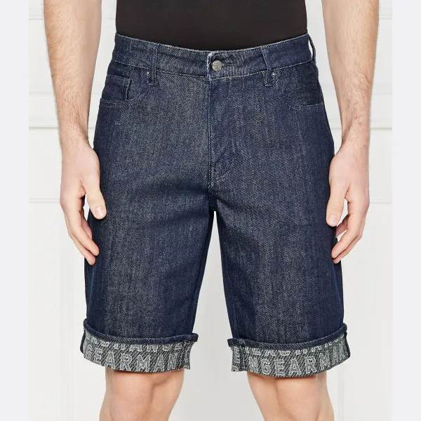 Джинсовые шорты стандартного кроя Armani Exchange, синий
Джинсовые шорты стандартного кроя Armani Exchange, синий