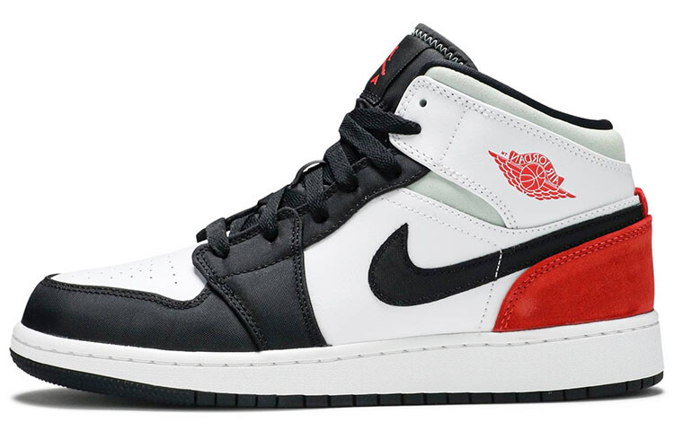 Jordan 1 Mid SE Белый Черный Красный Ель (GS)
Jordan 1 Mid SE Белый Черный Красный Ель (GS)