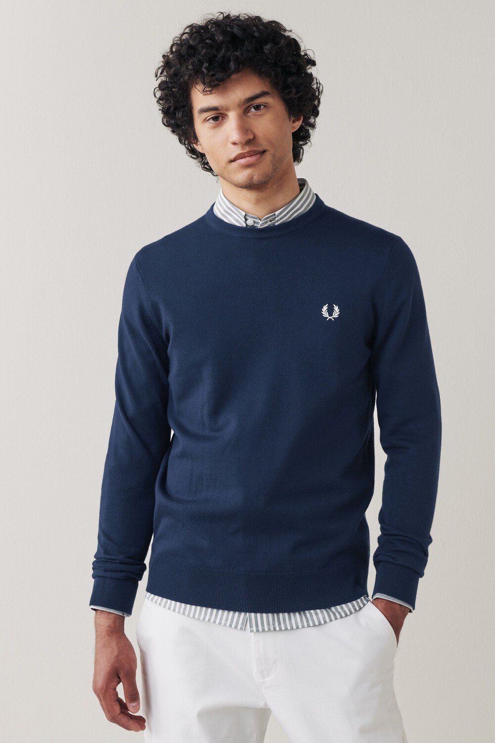 Классический свитер с круглым вырезом Fred Perry, синий 
Классический свитер с круглым вырезом Fred Perry, синий