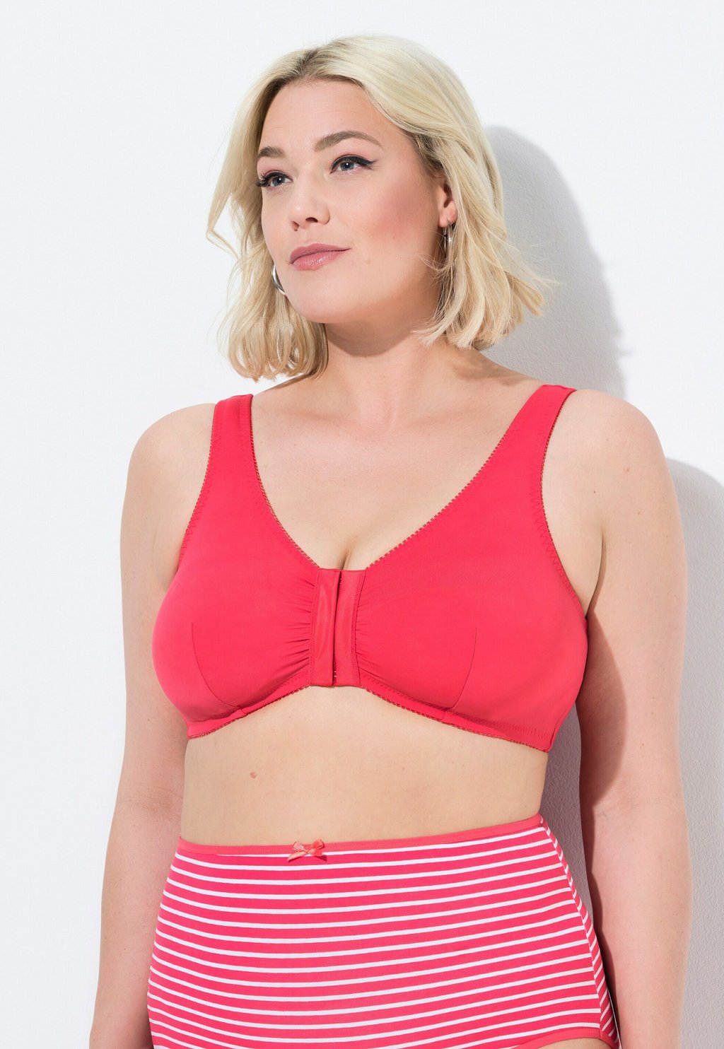 Бюстгальтер BÜGELLOSER VORDERVERSCHLUSS, GEPOLSTERTE & BREITE KEIN EINSCHNEIDEN Ulla Popken, розовый
Бюстгальтер BÜGELLOSER VORDERVERSCHLUSS, GEPOLSTERTE & BREITE KEIN EINSCHNEIDEN Ulla Popken, розовый