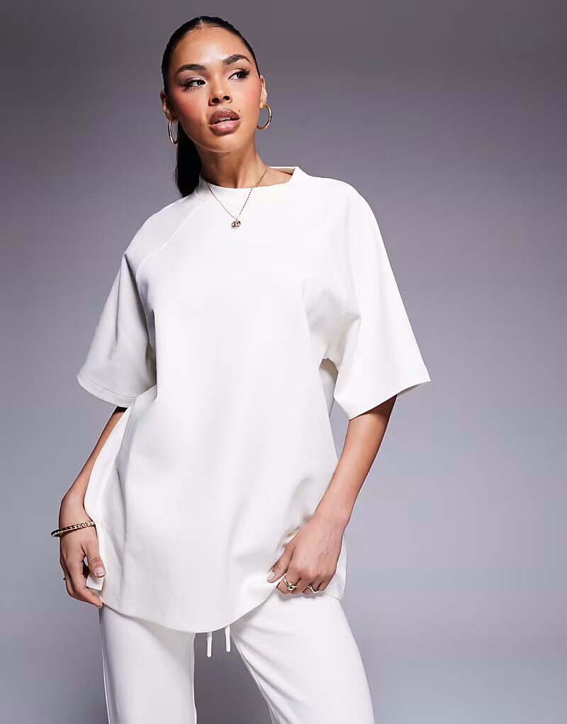 Футболка ASOS DESIGN из ткани интерлок с рукавами реглан цвета кокосового молока, коорд
Футболка ASOS DESIGN из ткани интерлок с рукавами реглан цвета кокосового молока, коорд