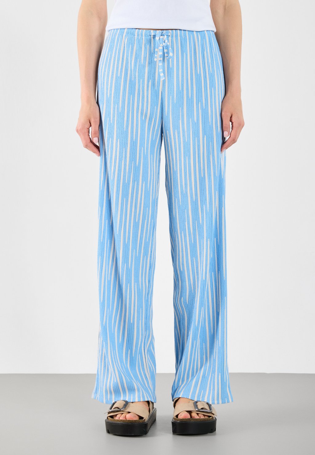 Брюки Even&Odd, светло-голубой
Брюки Even&Odd, светло-голубой