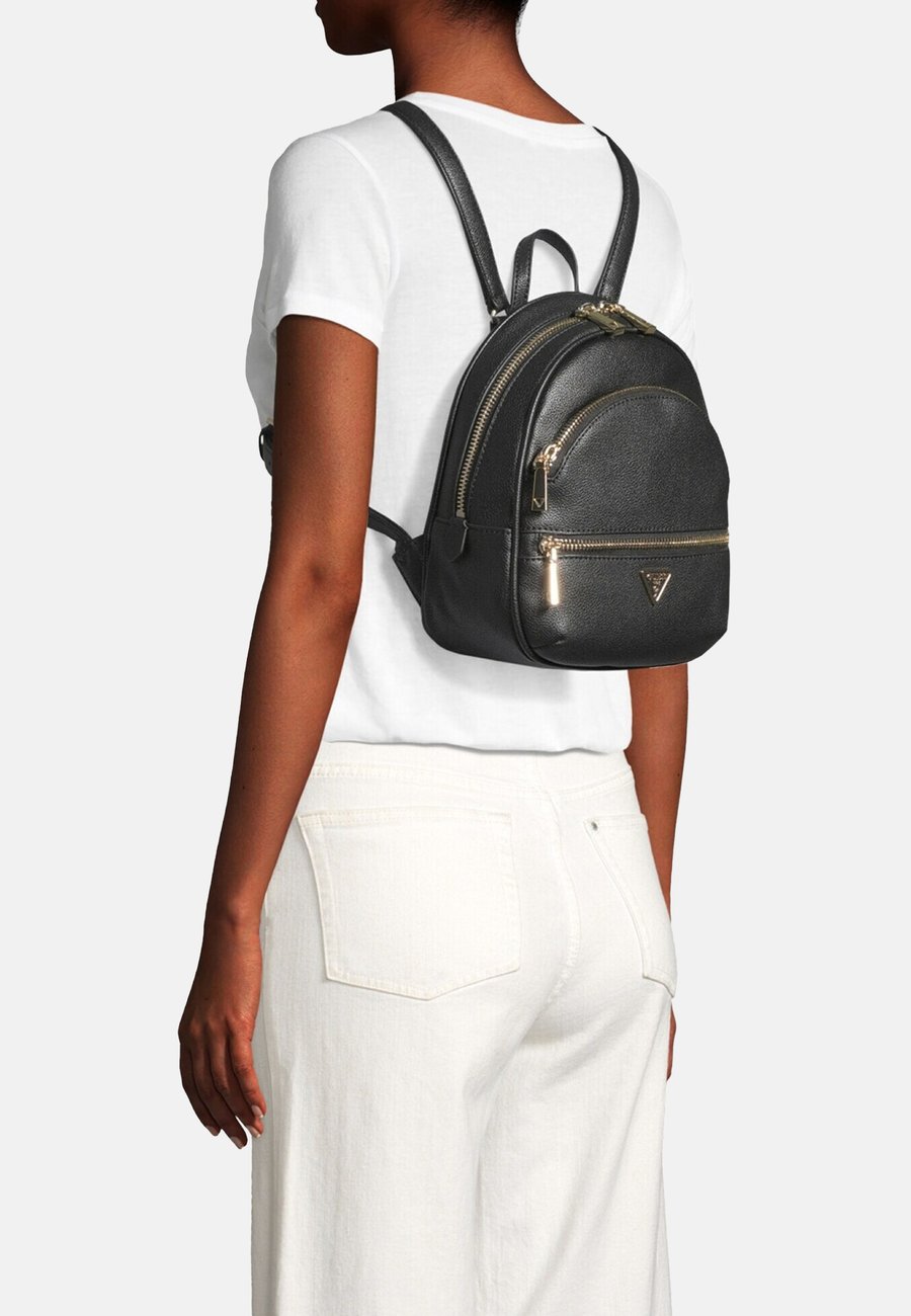 Рюкзак Guess MANHATTAN, Black
Рюкзак Guess MANHATTAN, Black