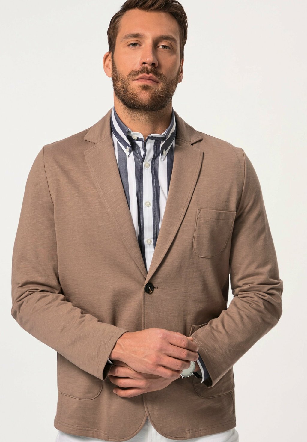 Пиджак-блейзер REVERS AUFGESETZTE TASCHEN JP1880, светло-коричневый
Пиджак-блейзер REVERS AUFGESETZTE TASCHEN JP1880, светло-коричневый