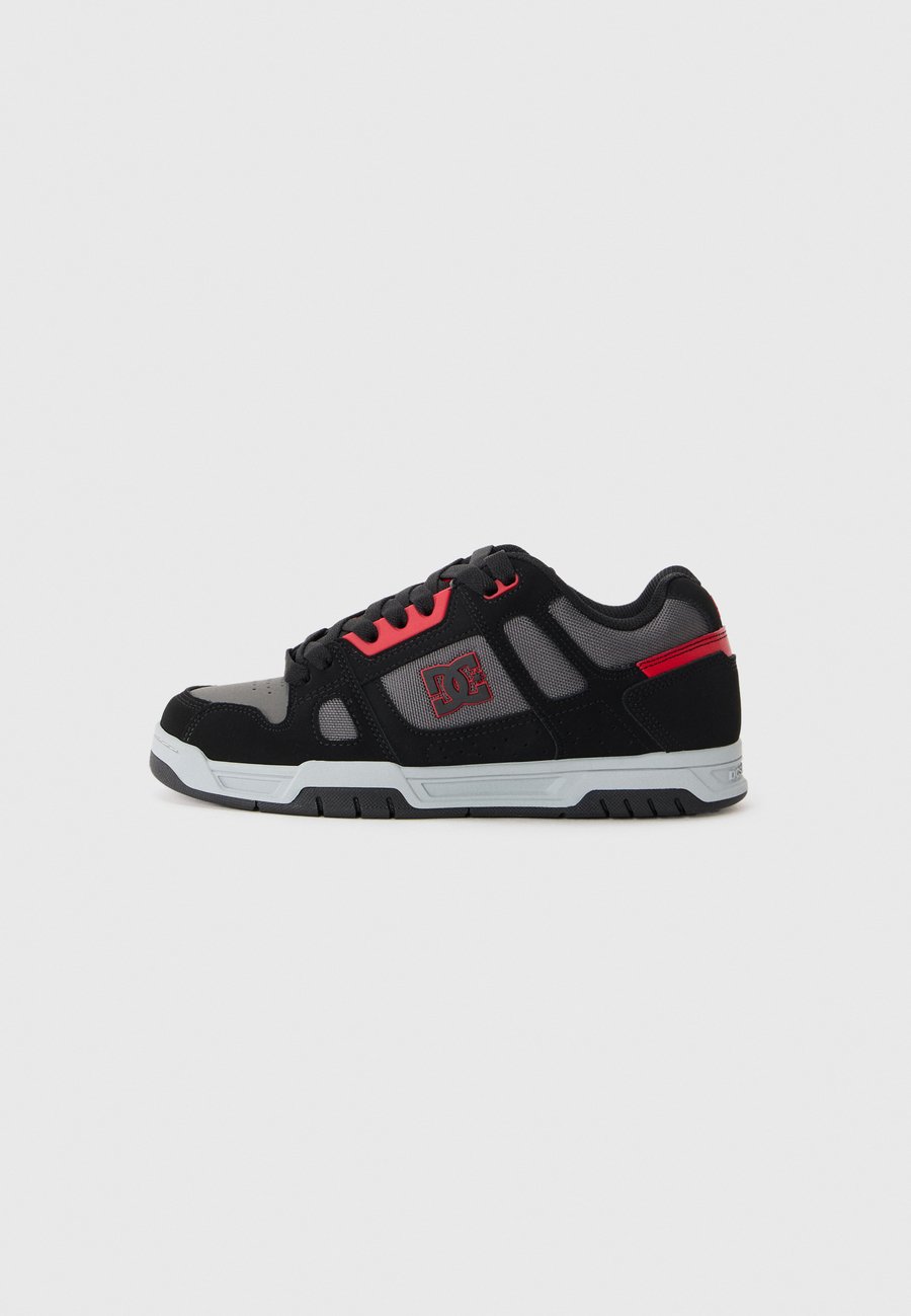 Кроссовки DC Shoes STAG, Black/Red/Black
Кроссовки DC Shoes STAG, Black/Red/Black