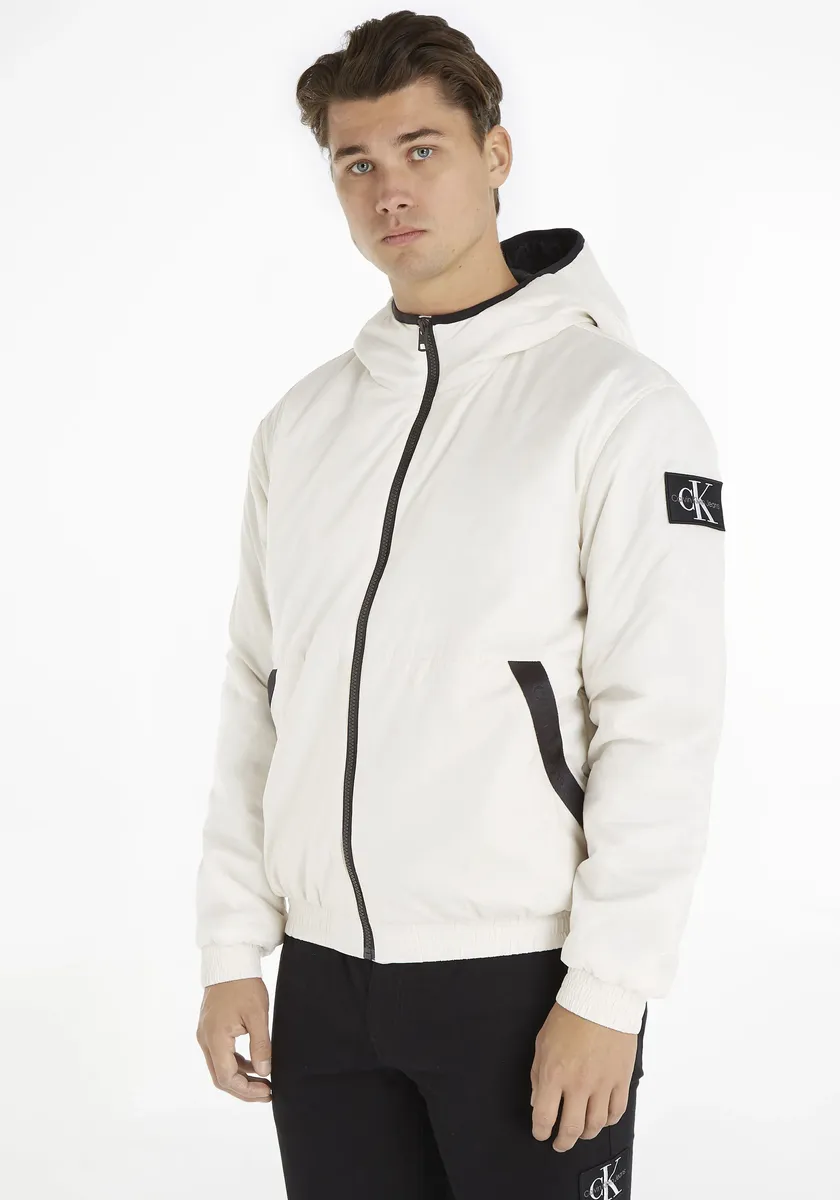 Ветровка Calvin Klein Jeans "TRIM WINDBREAKER JACKET", с капюшоном, цвет Eggshell
Ветровка Calvin Klein Jeans "TRIM WINDBREAKER JACKET", с капюшоном, цвет Eggshell