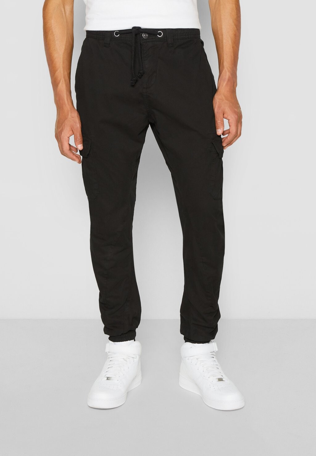 Брюки карго CARGO JOGGING PANTS Urban Classics, черный
Брюки карго CARGO JOGGING PANTS Urban Classics, черный