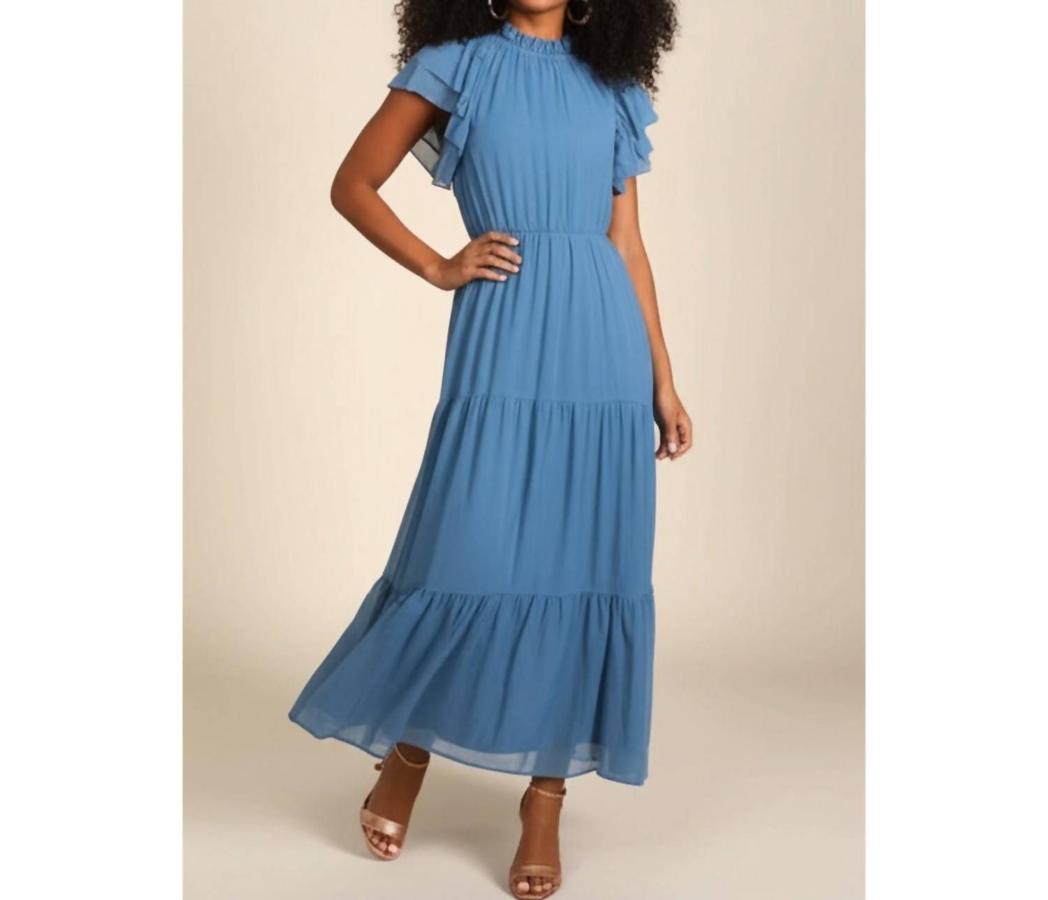 Макси-платье с высоким воротником в прибрежно-голубом цвете Haptics
Макси-платье с высоким воротником в прибрежно-голубом цвете Haptics