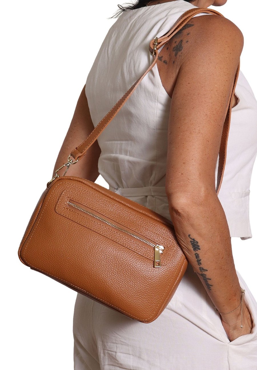 Сумка кросс-боди Chiara Ferretti Cross body bag, Cognac
Сумка кросс-боди Chiara Ferretti Cross body bag, Cognac