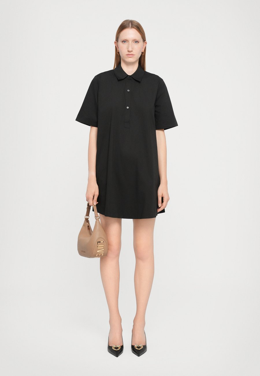 Сумка Love Moschino GIANT, Beige
Сумка Love Moschino GIANT, Beige