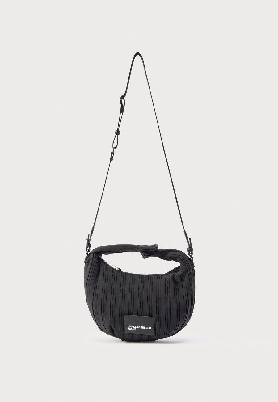 Сумка Karl Lagerfeld Jeans HOBO CLIP ON BAG PLEATED, Black
Сумка Karl Lagerfeld Jeans HOBO CLIP ON BAG PLEATED, Black