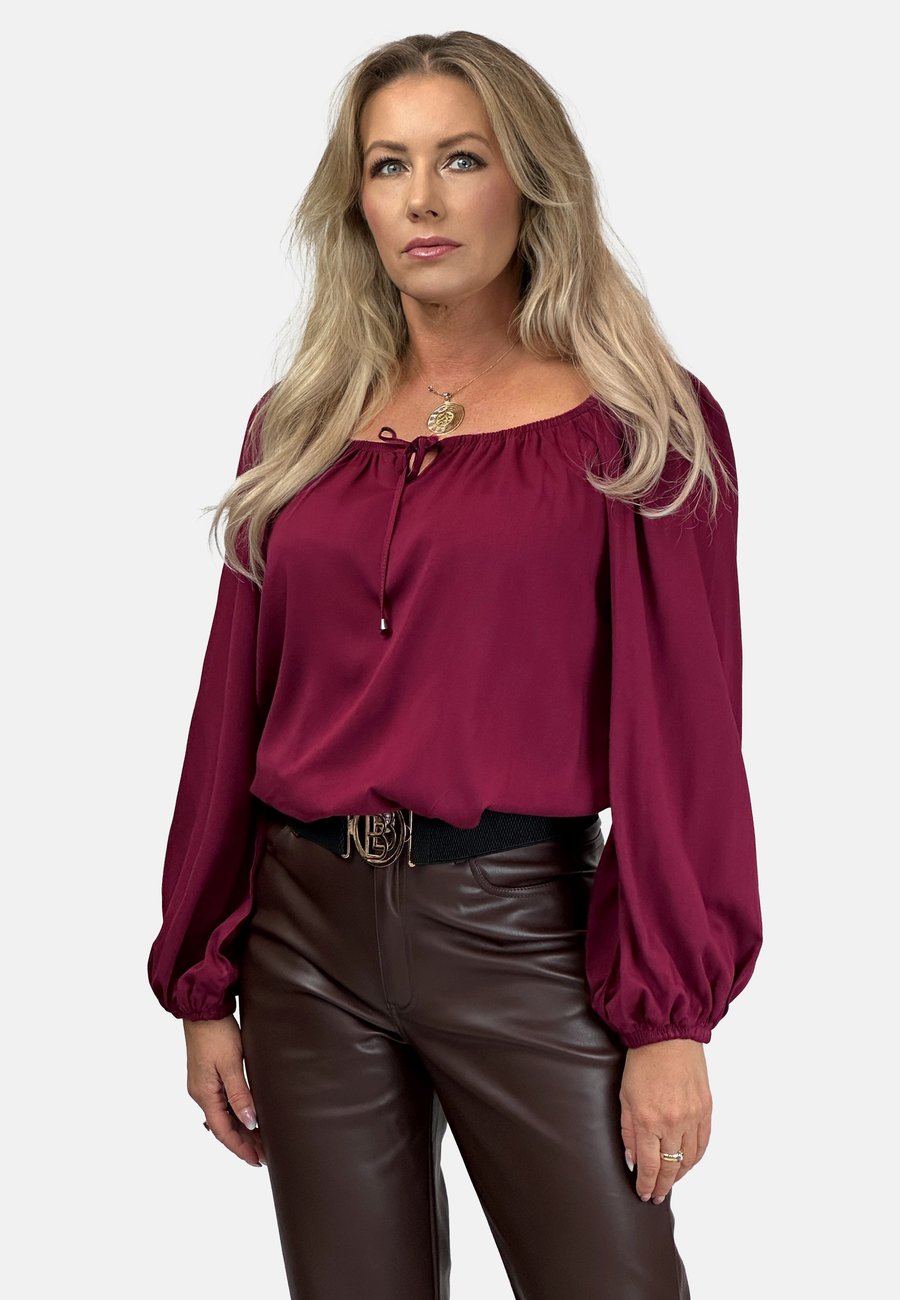 Блуза REGINA FASHION SQUARE NECK , Bordeaux
Блуза REGINA FASHION SQUARE NECK , Bordeaux