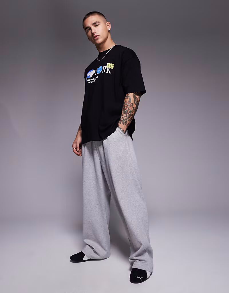 Футболка свободного кроя ASOS DESIGN с городским принтом черного цвета
Футболка свободного кроя ASOS DESIGN с городским принтом черного цвета