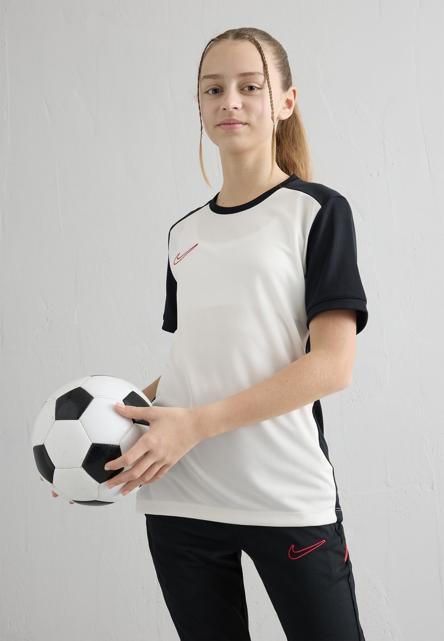 Футболка Nike Performance UNISEX, Sail/Black/University Red/Off-White, Белый, Футболка Nike Performance UNISEX, Sail/Black/University Red/Off-White
Футболка Nike Performance UNISEX, Sail/Black/University Red/Off-White, Белый, Футболка Nike Performance UNISEX, Sail/Black/University Red/Off-White