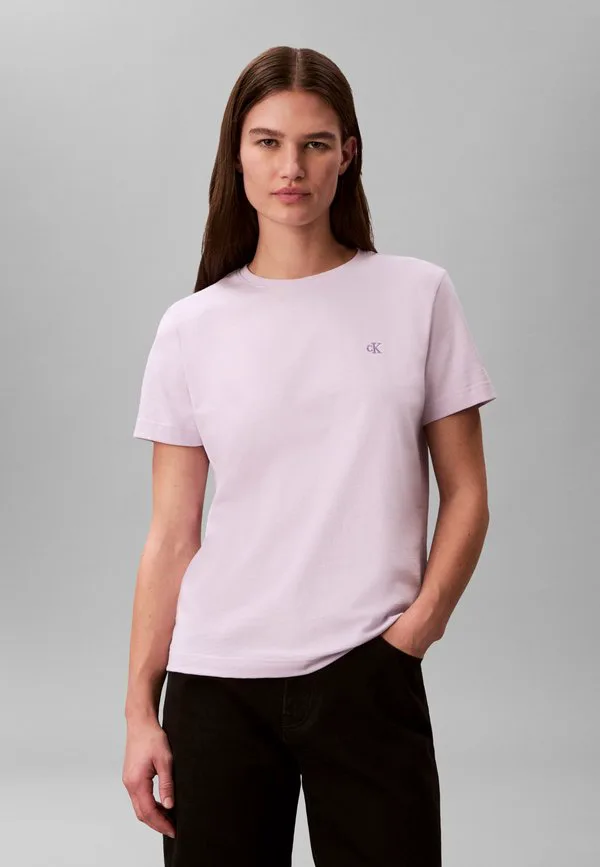 Базовая футболка с монограммой Calvin Klein Jeans, Island Lilac, Фиолетовый, Базовая футболка с монограммой Calvin Klein Jeans, Island Lilac
Базовая футболка с монограммой Calvin Klein Jeans, Island Lilac, Фиолетовый, Базовая футболка с монограммой Calvin Klein Jeans, Island Lilac