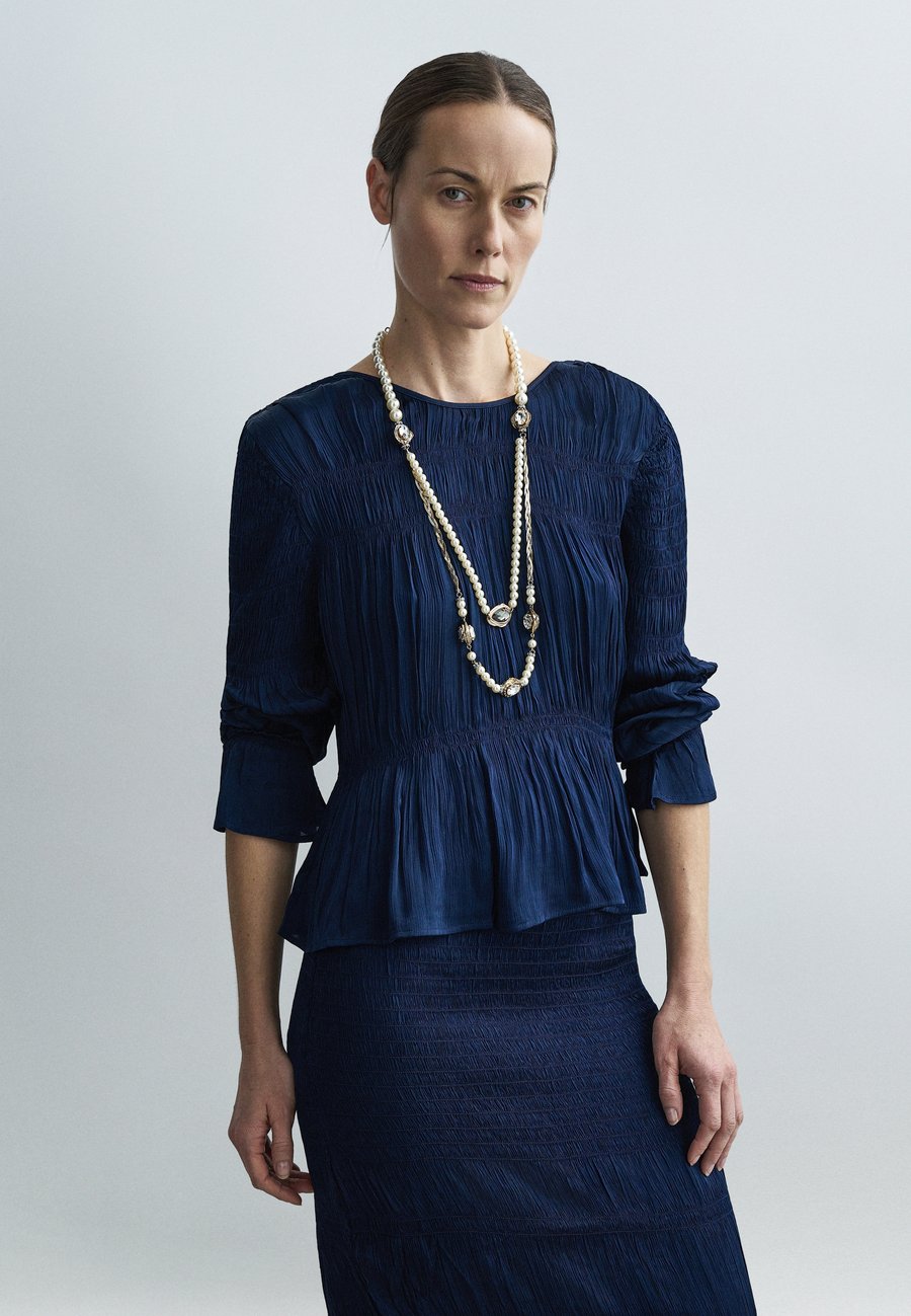 Блуза By Malene Birger OVAS, Night Sky/Dark Blue
Блуза By Malene Birger OVAS, Night Sky/Dark Blue