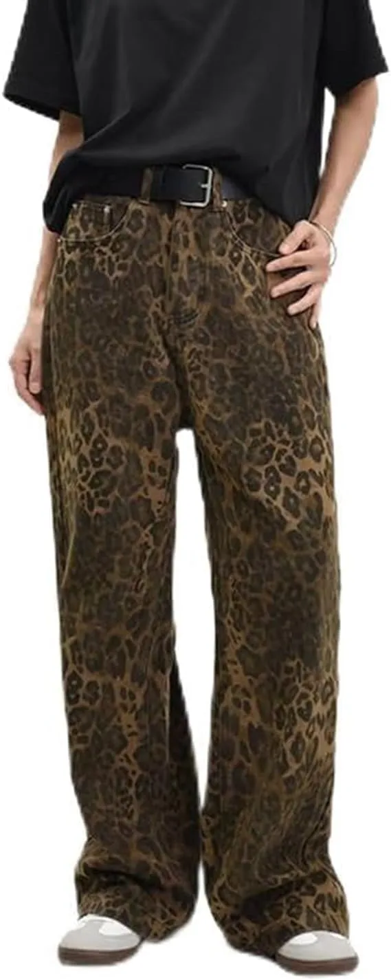 Джинсы Leopard Print с прямыми штанинами QARMAX
Джинсы Leopard Print с прямыми штанинами QARMAX