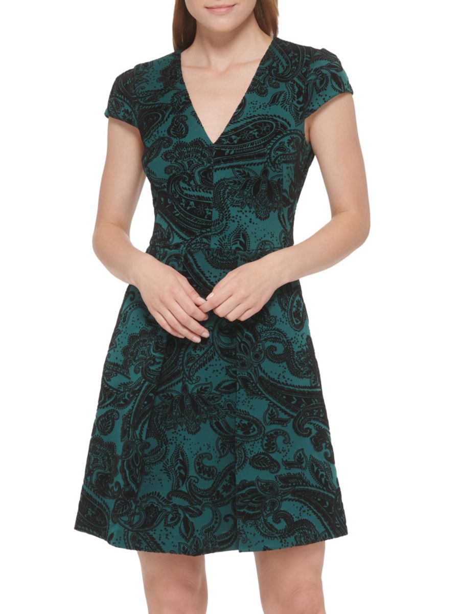 Платье-клеш с флокированной отделкой Vince Camuto, цвет Hunter
Платье-клеш с флокированной отделкой Vince Camuto, цвет Hunter