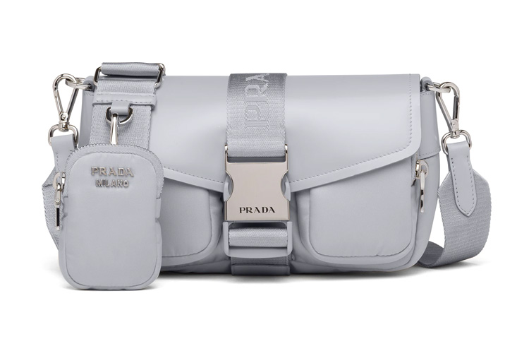 PRADA Сумка через плечо из нейлона и глянцевой кожи для женщин Cornflower Blue
PRADA Сумка через плечо из нейлона и глянцевой кожи для женщин Cornflower Blue