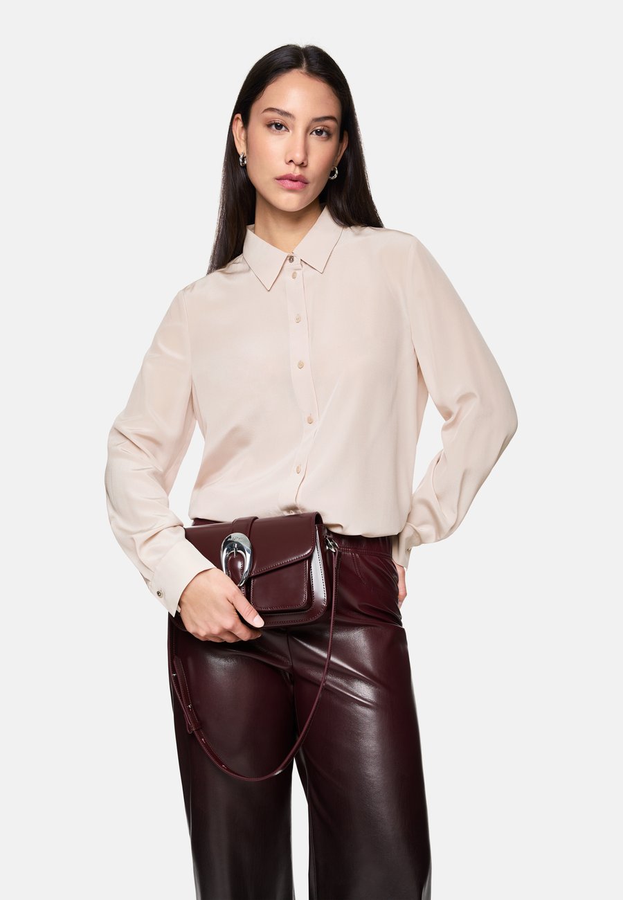 Блуза Marc Cain Button-down blouse, Light Desert Taupe/Taupe
Блуза Marc Cain Button-down blouse, Light Desert Taupe/Taupe