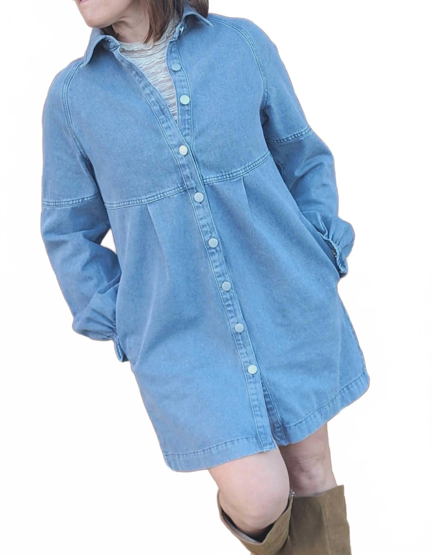 Джинсовое мини-платье голубого цвета So Me
Джинсовое мини-платье голубого цвета So Me