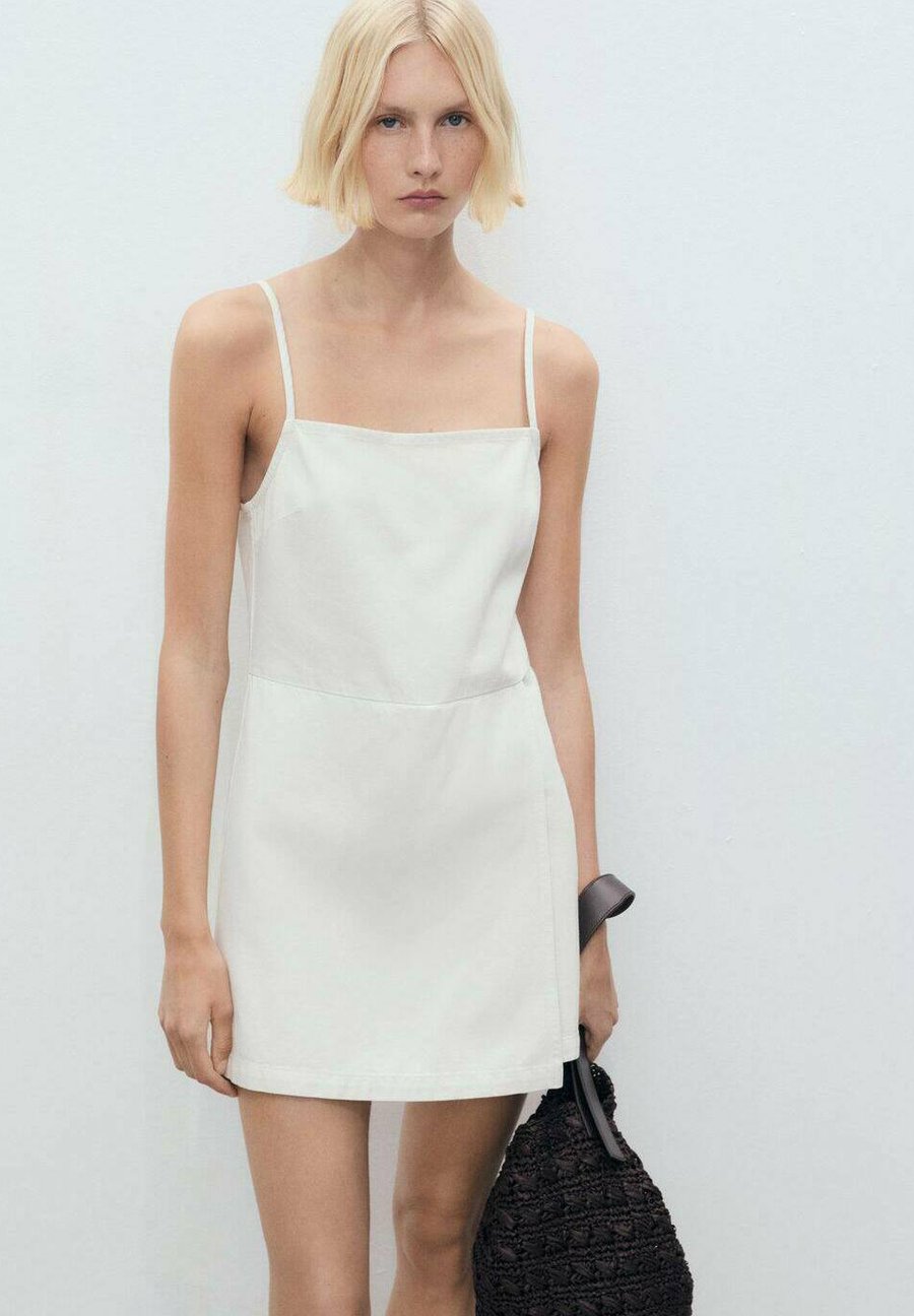 Комбинезон Mango SHORT PINAFORE, White
Комбинезон Mango SHORT PINAFORE, White