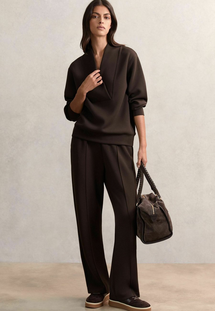 Толстовка Reiss ANNABEL INTERLOCK, Dark Chocolate/Brown, Коричневый, Толстовка Reiss ANNABEL INTERLOCK, Dark Chocolate/Brown
Толстовка Reiss ANNABEL INTERLOCK, Dark Chocolate/Brown, Коричневый, Толстовка Reiss ANNABEL INTERLOCK, Dark Chocolate/Brown
