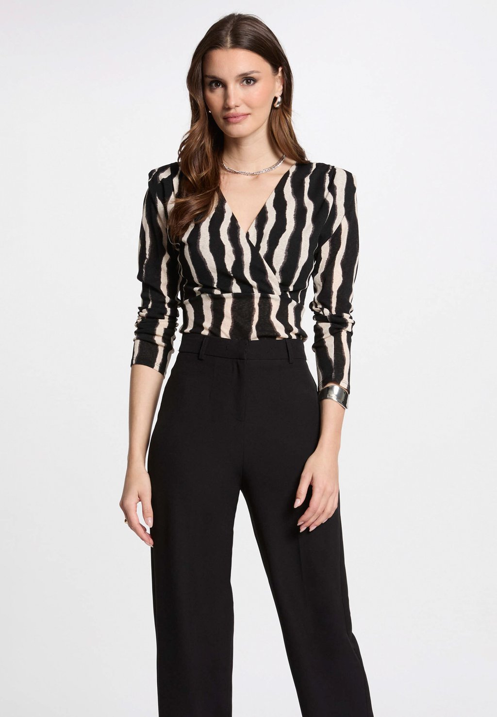 Топ с длинными рукавами Morgan, черный
Топ с длинными рукавами Morgan, черный