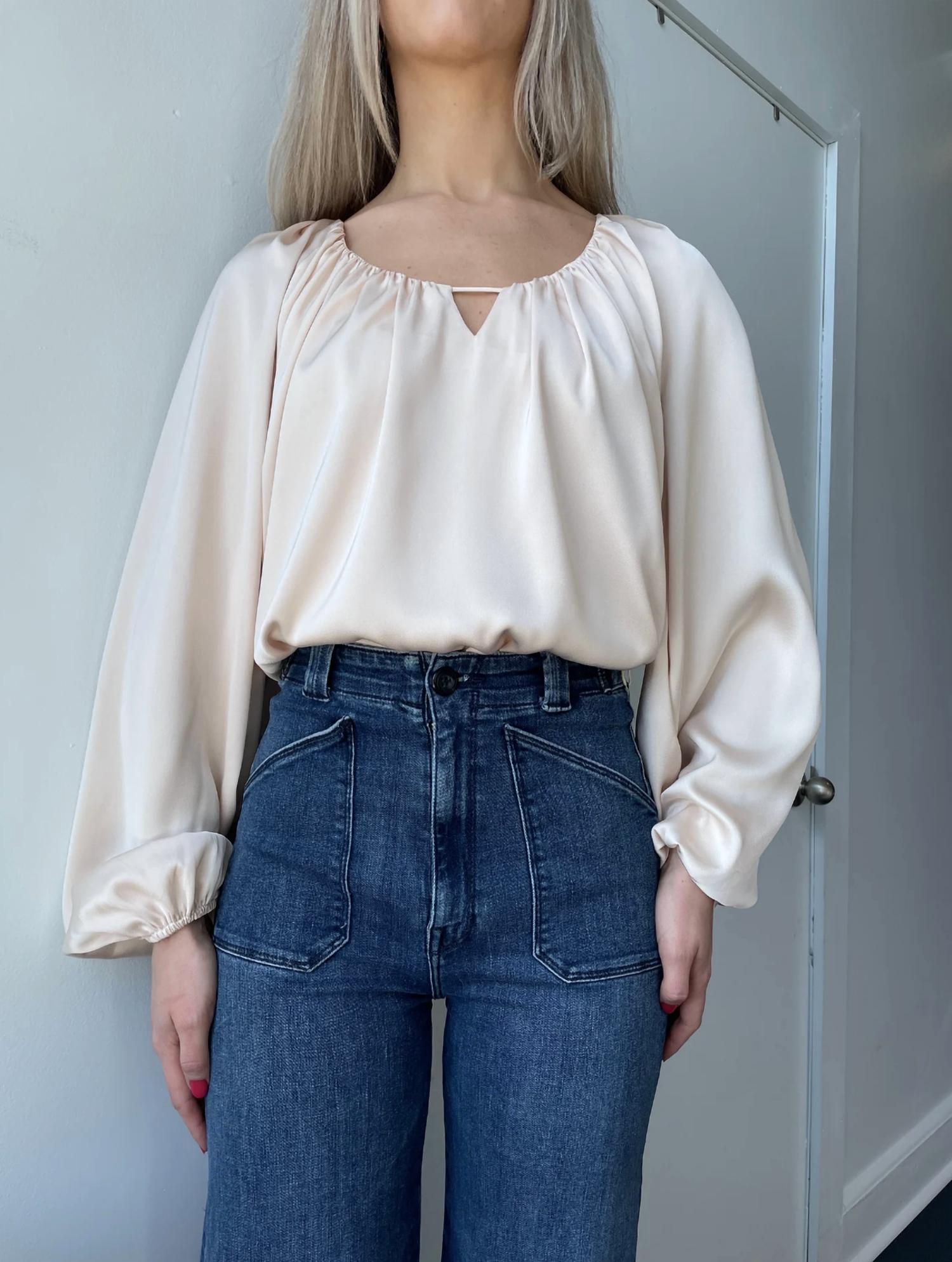 Блузка Брентон в цвете Sand Dollar JONATHAN SIMKHAI
Блузка Брентон в цвете Sand Dollar JONATHAN SIMKHAI