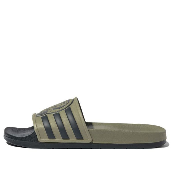 Тапочки star wars x adilette tnd slide 'the mandalorian' Adidas, черный
Тапочки star wars x adilette tnd slide 'the mandalorian' Adidas, черный