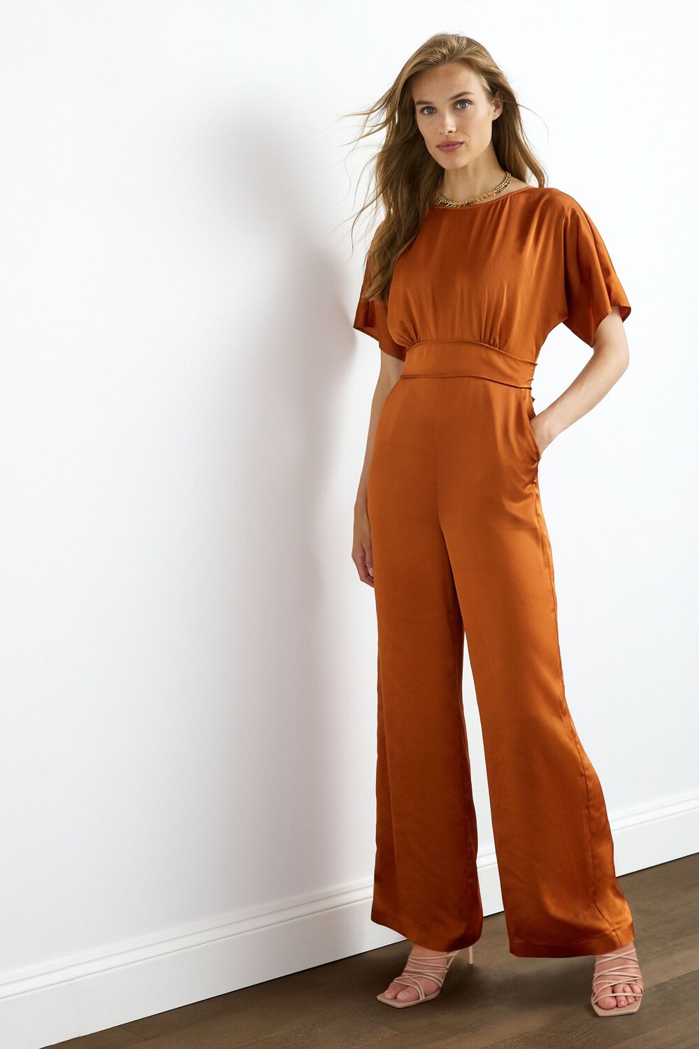 Атласный комбинезон с широкими штанинами Next, оранжевый
Атласный комбинезон с широкими штанинами Next, оранжевый