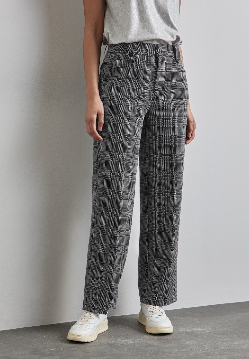 Брюки KARIERTE STRAIGHT LEG Street One, черный 
Брюки KARIERTE STRAIGHT LEG Street One, черный