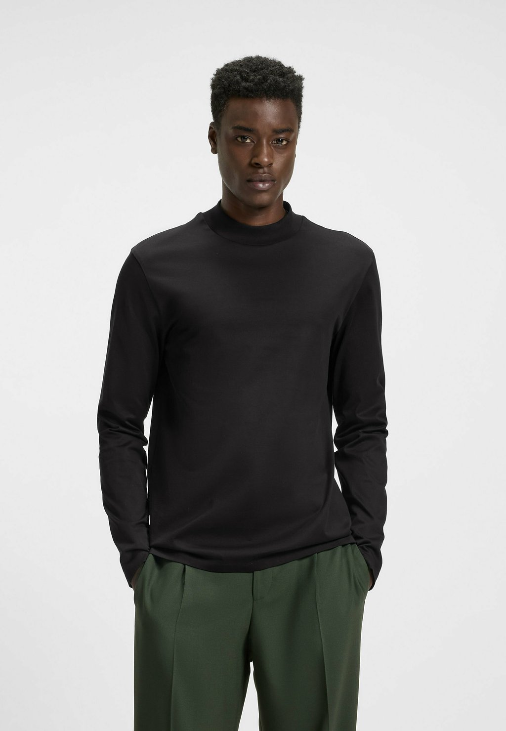 Лонгслив HUGO, черный
Лонгслив HUGO, черный