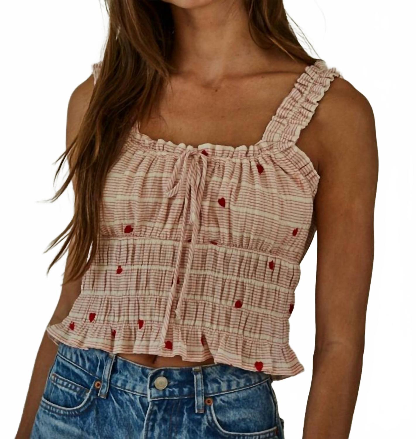 Полосатый топ с вышивкой в виде сердца в кремово-красной гамме By Together
Полосатый топ с вышивкой в виде сердца в кремово-красной гамме By Together