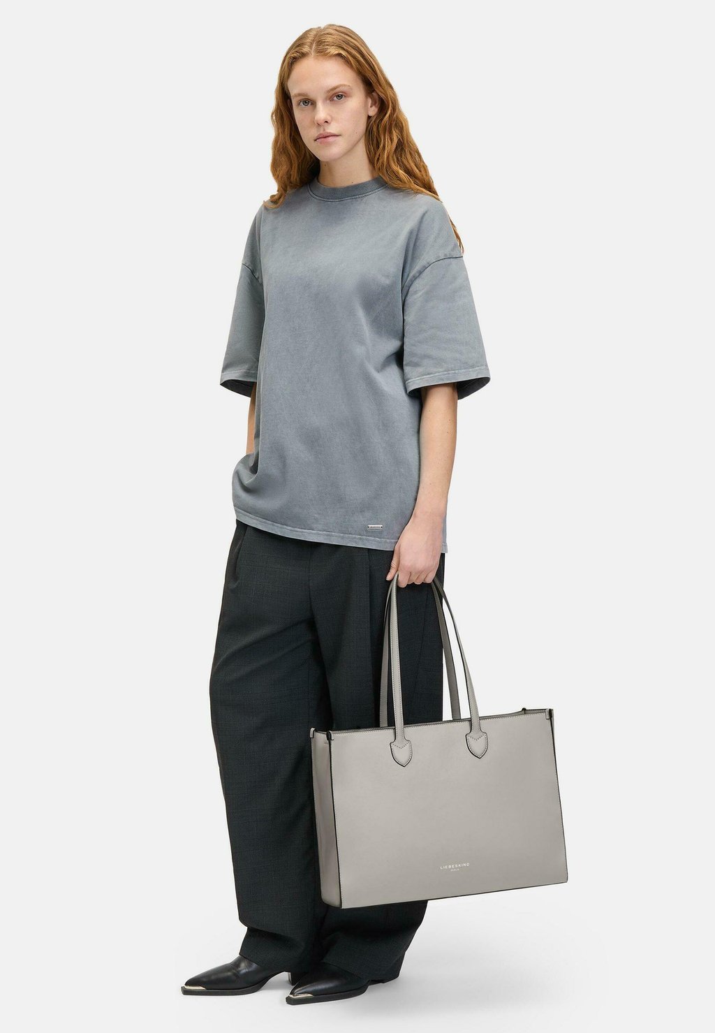 Сумка-тоут SHOPPER WEICHEM Liebeskind Berlin, светло-серый
Сумка-тоут SHOPPER WEICHEM Liebeskind Berlin, светло-серый