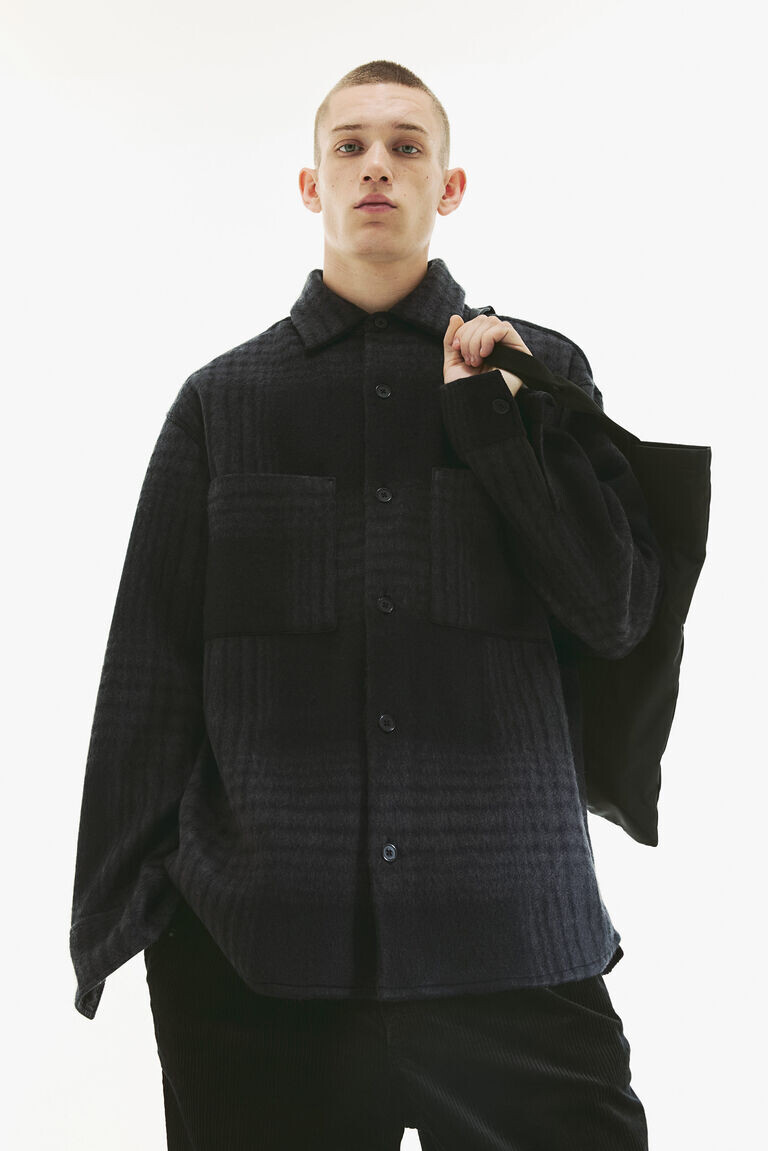 Рубашка свободного кроя H&M, серый
Рубашка свободного кроя H&M, серый