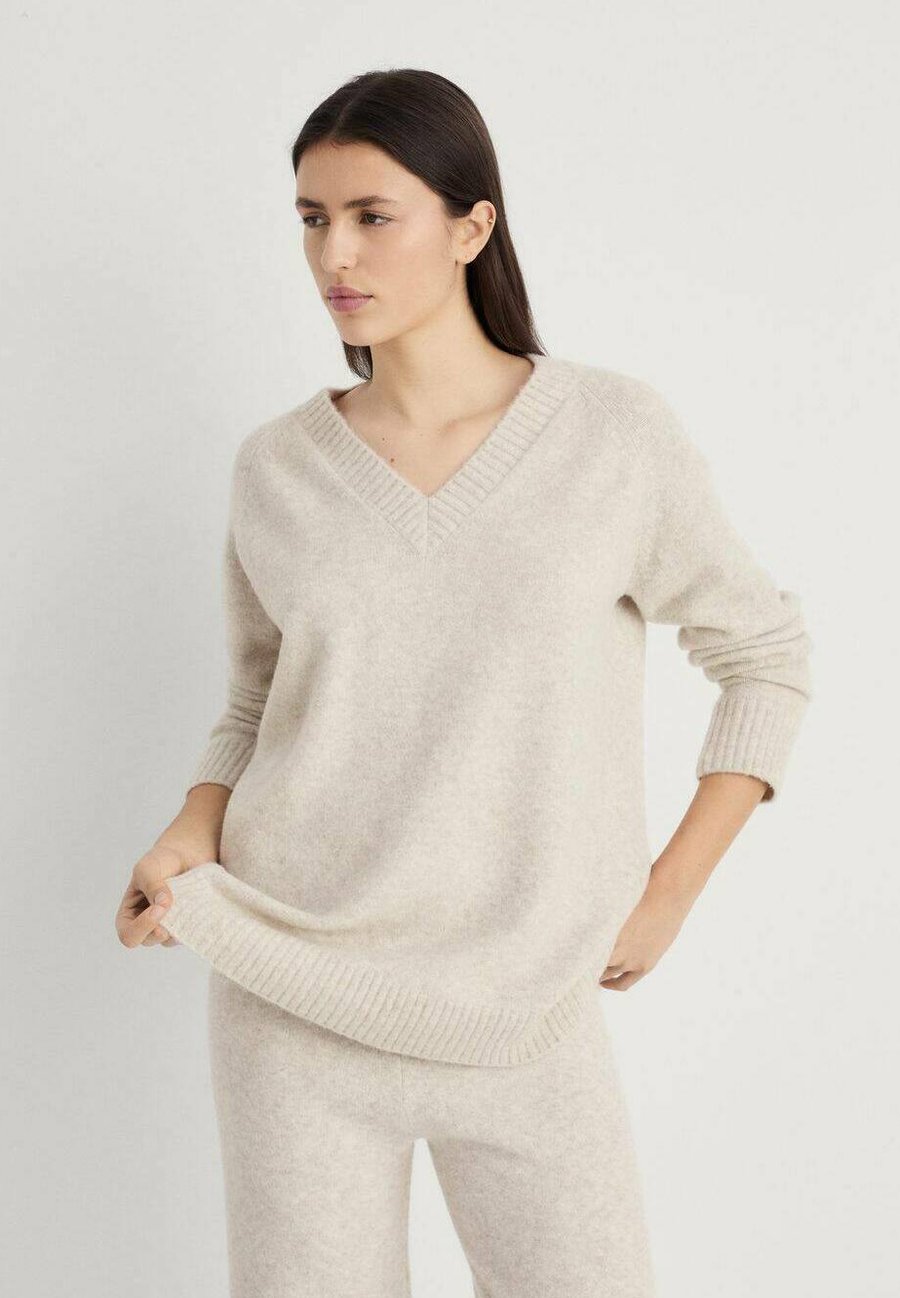 Джемпер Mango V-NECK, Beige
Джемпер Mango V-NECK, Beige
